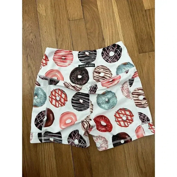 Muscles & Donuts Women's White Donuts Shorts Size Small - Picture 4 of 6